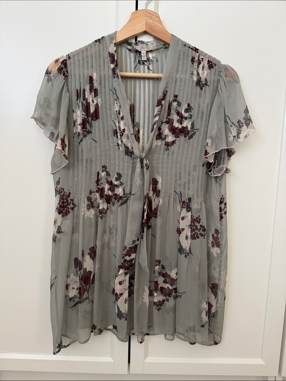 Joie Gray Floral Tie-Neck Flutter Sleeve Blouse